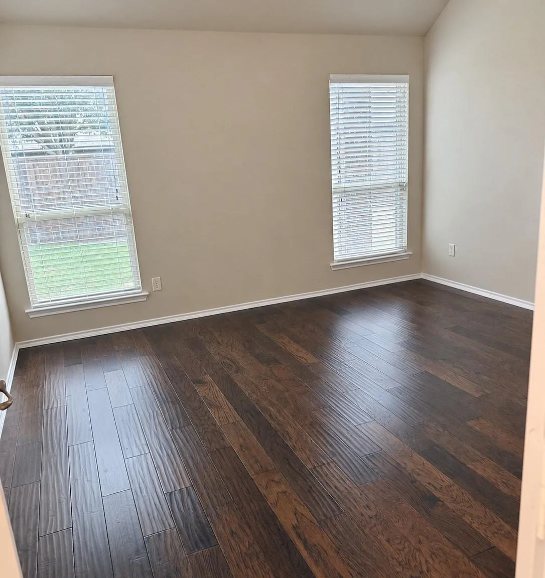 4 bed, 2024 sqft, $2,450 — Photo 3