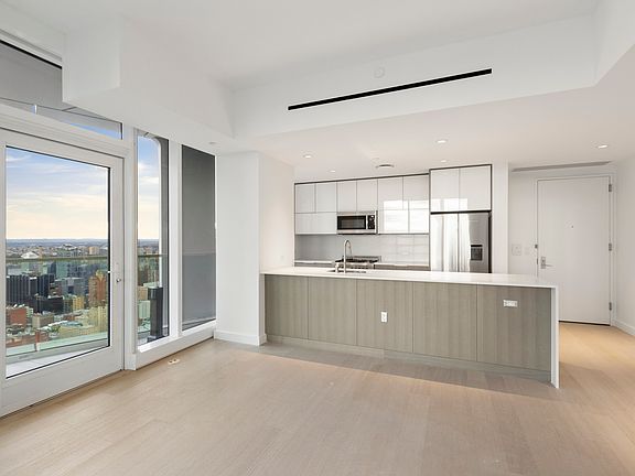 4th image of 242 W 53rd St APT 58J
