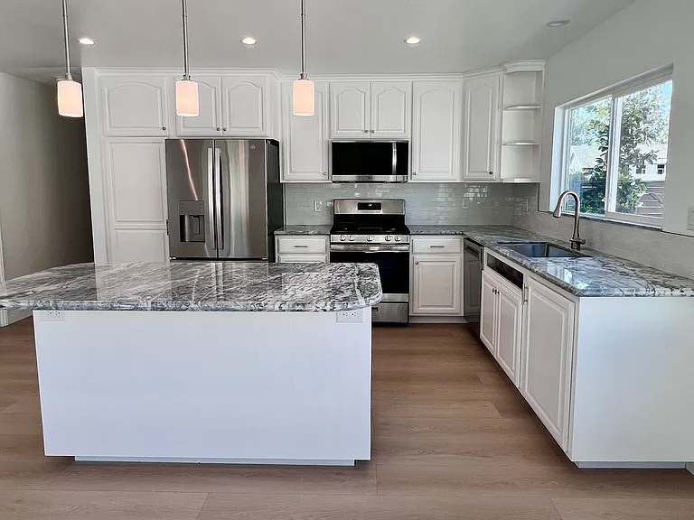 23992 Woodstone St — Photo 8
