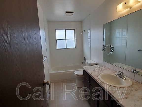 4th image of 10322 E Mission Ave