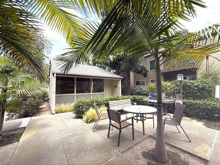 8581 Villa La Jolla Dr #A — Photo 26