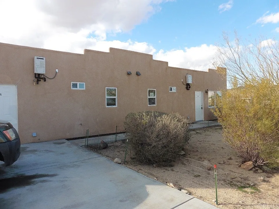Building Photo 4