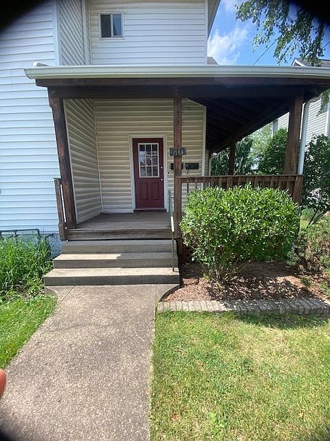 Entrance to apartment.