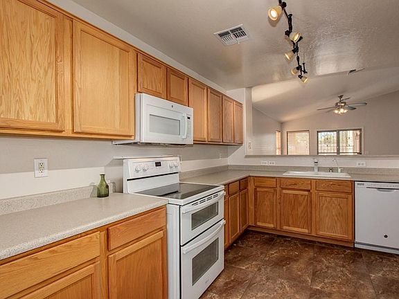 5th image of 8104 N 110th Dr