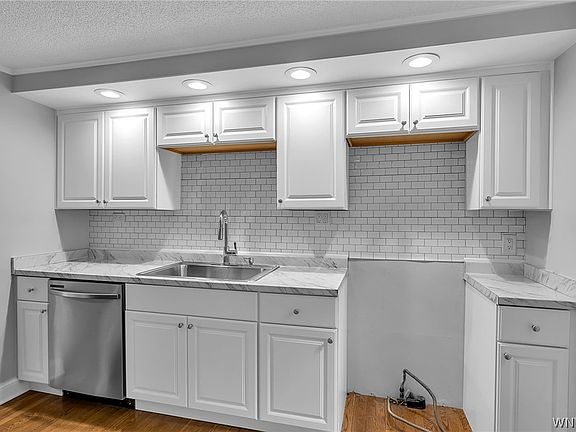 4th image of 6893 Brandywine Dr