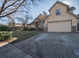 1989 Willow Brook Dr, Medford, OR