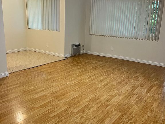 4th image of 826 E Harvard St APT D