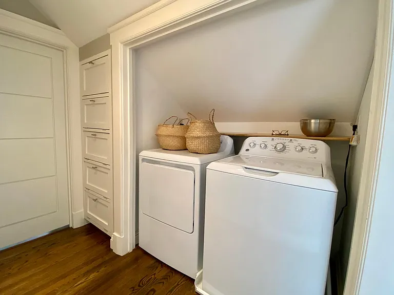 55 Eliot Cres #2 — Photo 17