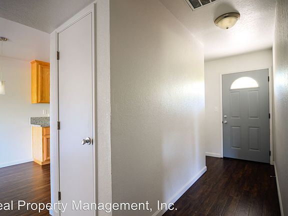 3rd image of 2805 Pioneer Dr APT 32