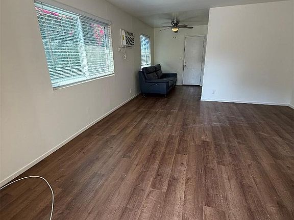 5th image of 343 W Howard St