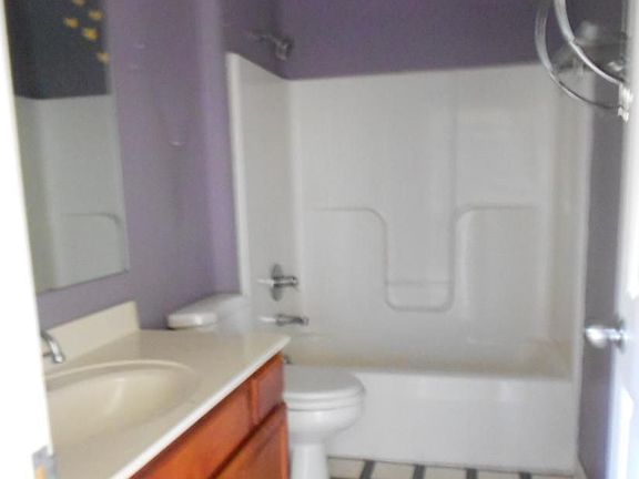4th image of 9360 Parmeter Ave NE