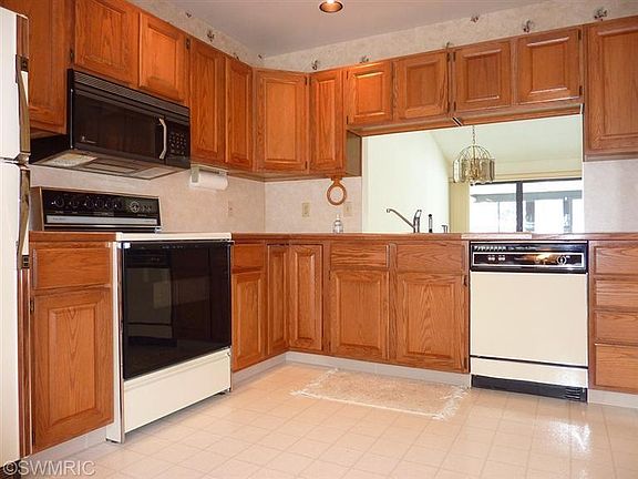 2nd image of 2841 Mulford Dr SE
