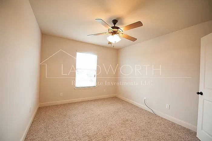 4620 Angus Dr — Photo 4