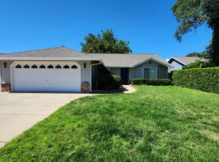 1552 French Lace Ln, Redding, CA 96003