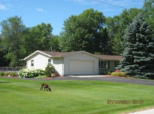 1353 Norfield Rd, Suamico, WI 54173