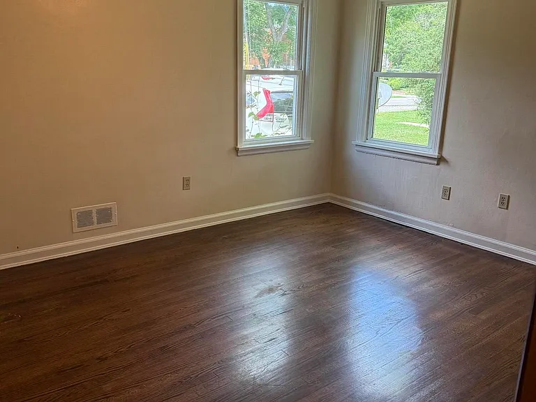 855 Hugh Ave — Photo 4