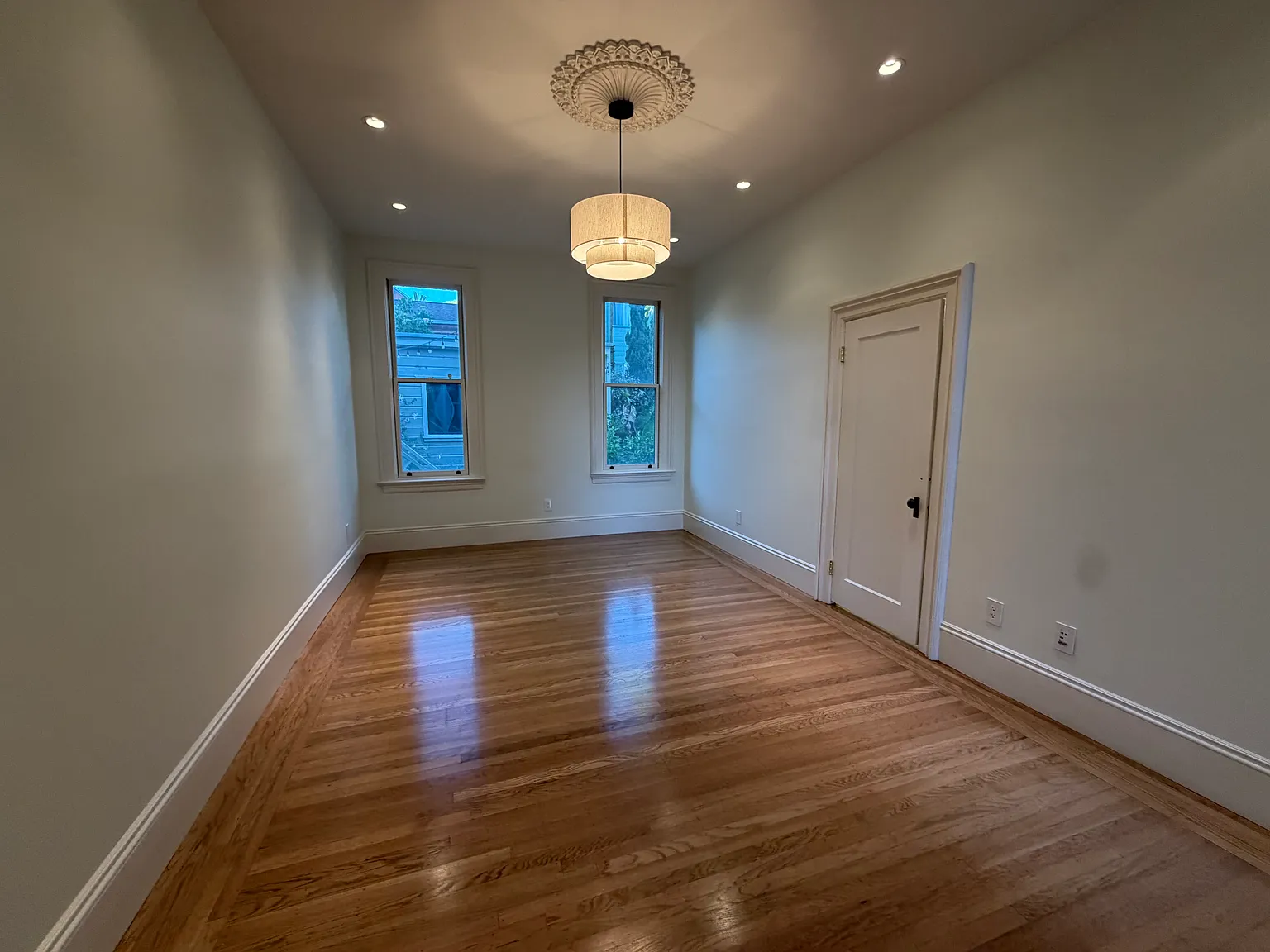 22 Hill St — Photo 2
