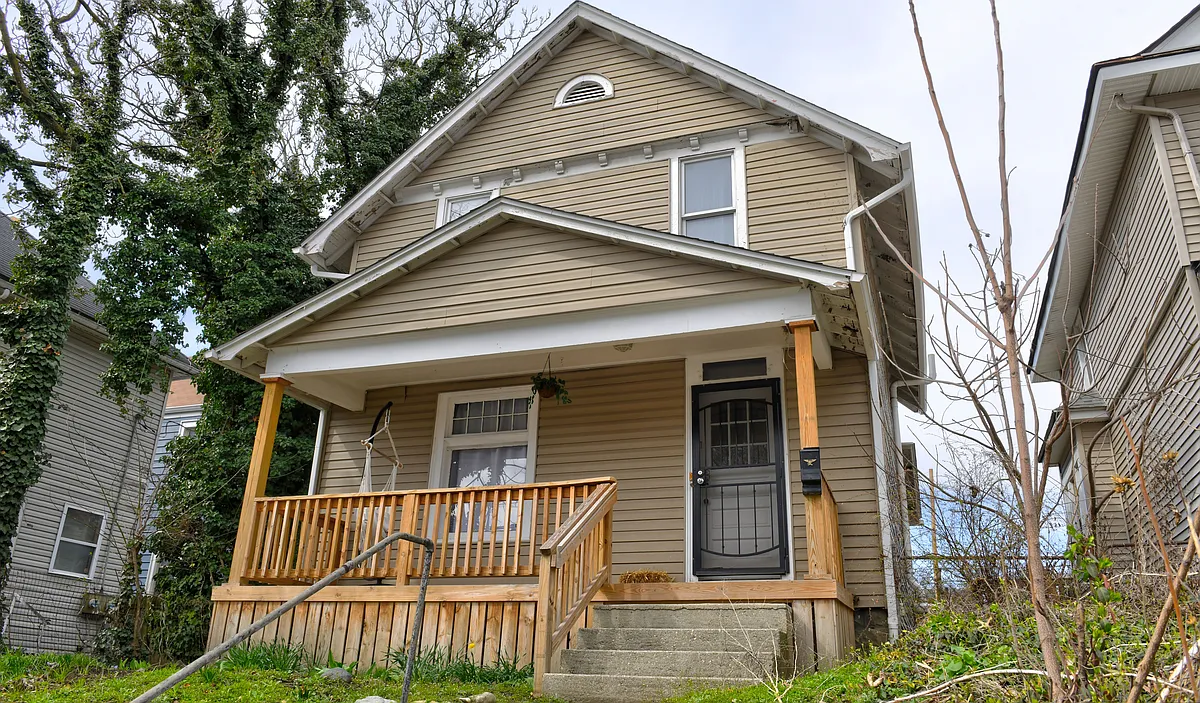 Building Photo - 1325 N 4th St