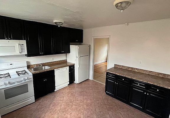 5th image of 20-71 28th St #2X
