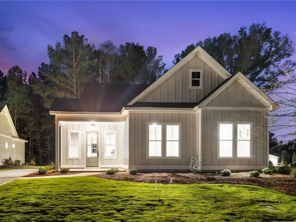 3477 Golden Eagle Ln, Opelika, AL 36801