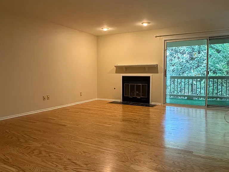 18 Middleton Ct SE — Photo 4