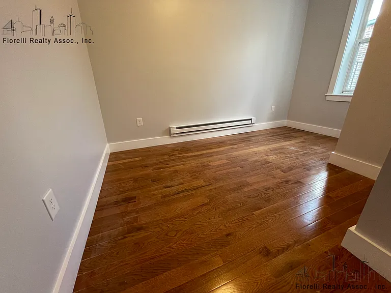 Charter St — Photo 15