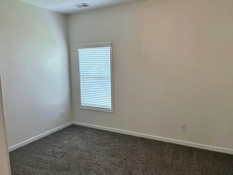241 Saint Lucie Dr — Photo 32