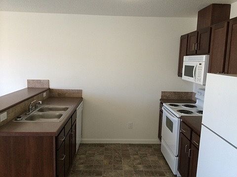 5th image of 1307 SE 9th Dr APT 105