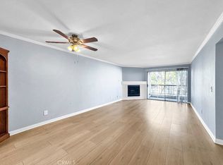 5500 Owensmouth Ave APT 204, Woodland Hills, CA 91367