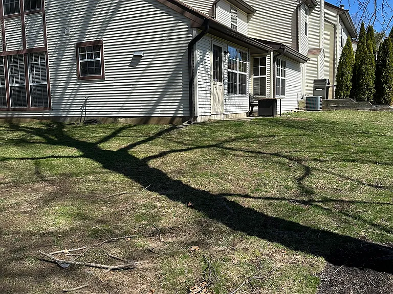 8 Madison Ct — Photo 4