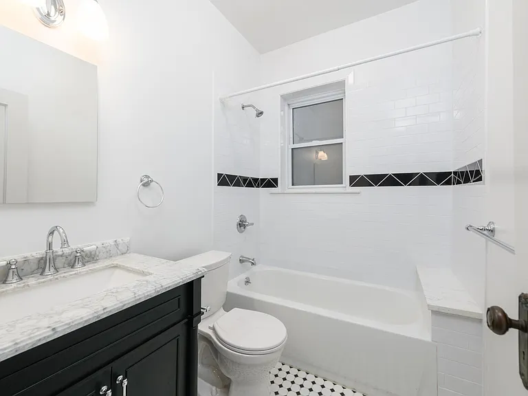 25 Trinity Pl #403 — Photo 13