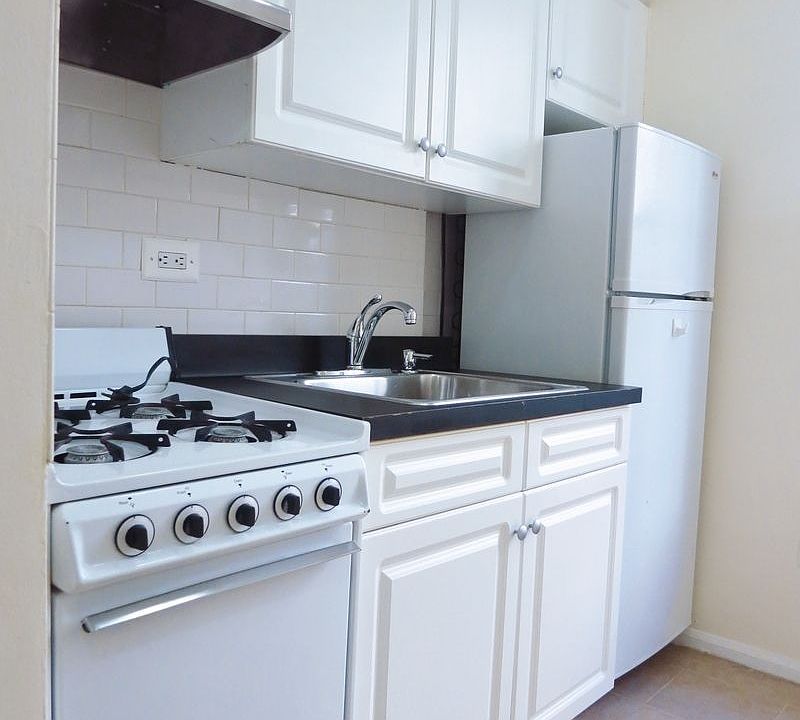 1st image of 535 E 78th St APT 3G