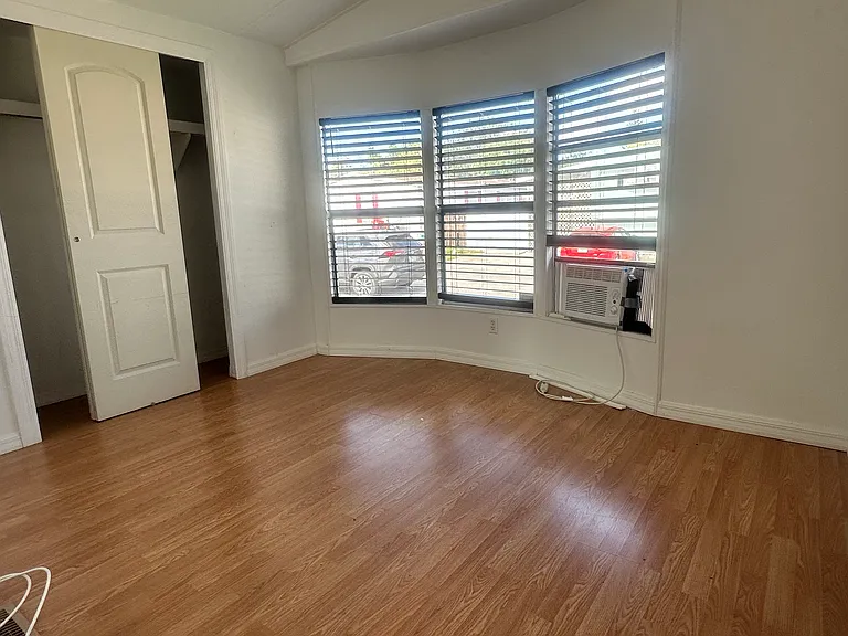 11886 Watergate Cir — Photo 6