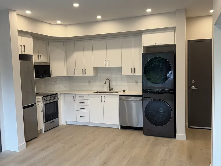 1301 Dorchester Ave #3 — Photo 2