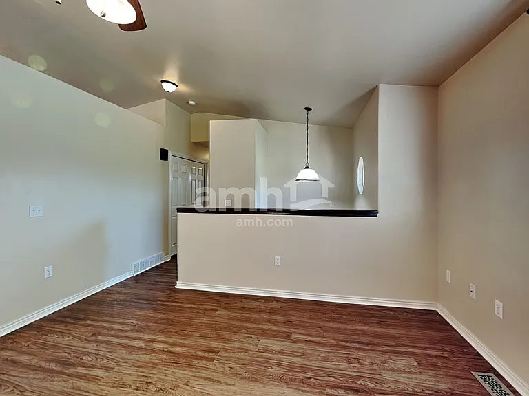 1625 E Bateman Way — Photo 6