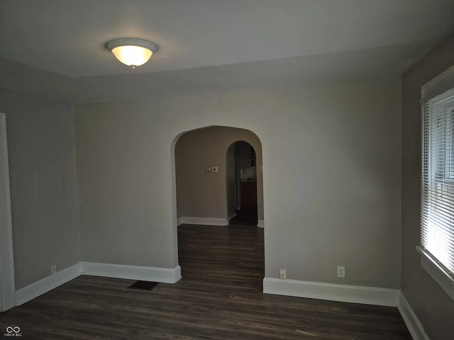 3 bed, 1.0 bath, 1032 sqft, $1,550 — Photo 3
