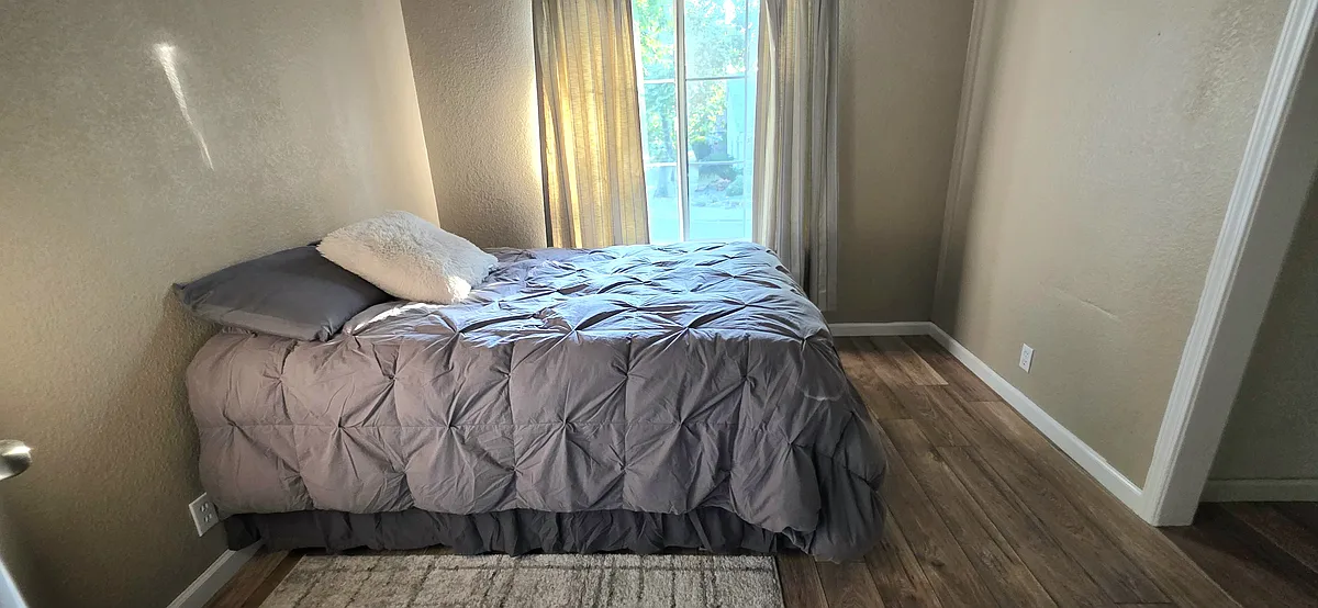 Shot of our room for rent. It has an amazing view of our scenic Heritage Oaks community in one of the most desirable neighborhoods in Chico. - 1487 Heritage Oak Dr