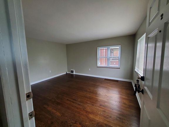 3rd image of 2 Idaho Ave #2