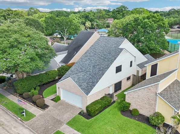 12207 Gladewick Dr, Houston, TX 77077