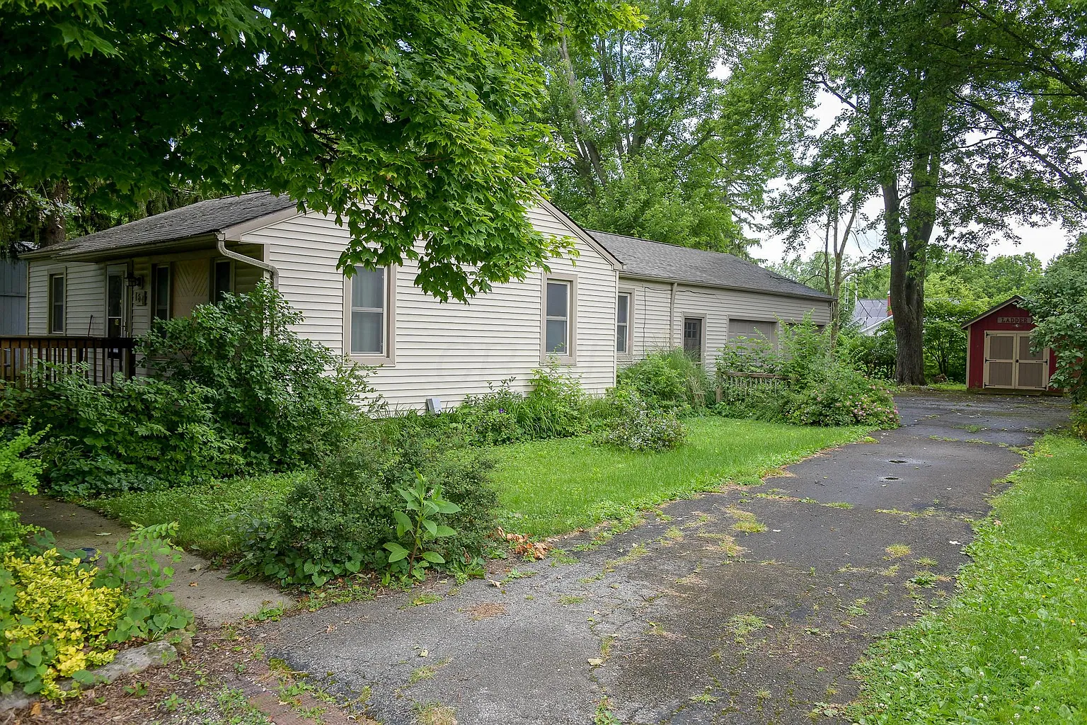 164 W Center St photo 1