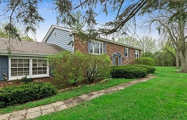 909 Dundee Ave — Photo 3