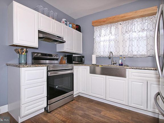 2nd image of 437 N 3rd Ave