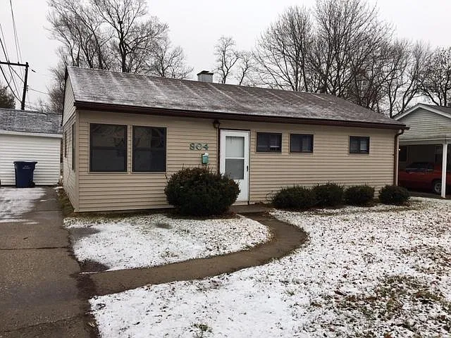 804 Royal Heights Rd photo 1