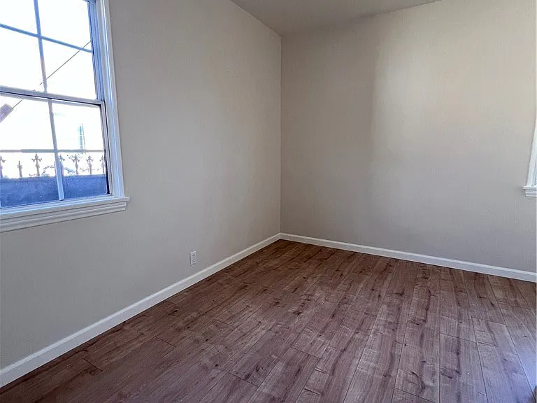 540 Crosby St — Photo 11