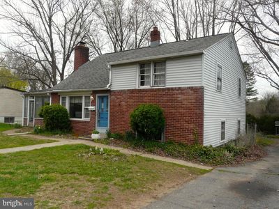 221 Robin Hood Ln, Aston, PA, 19014
