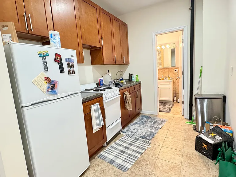 342 E 9th St #4B — Photo 5