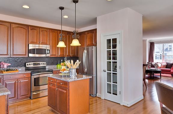 Kitchen with Optional Island