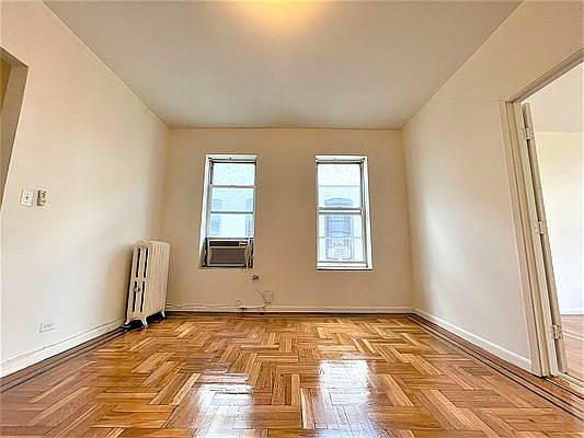 4th image of 2574 37th St APT 5