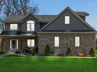 7382 Emerson Ct, Schererville, IN 46375