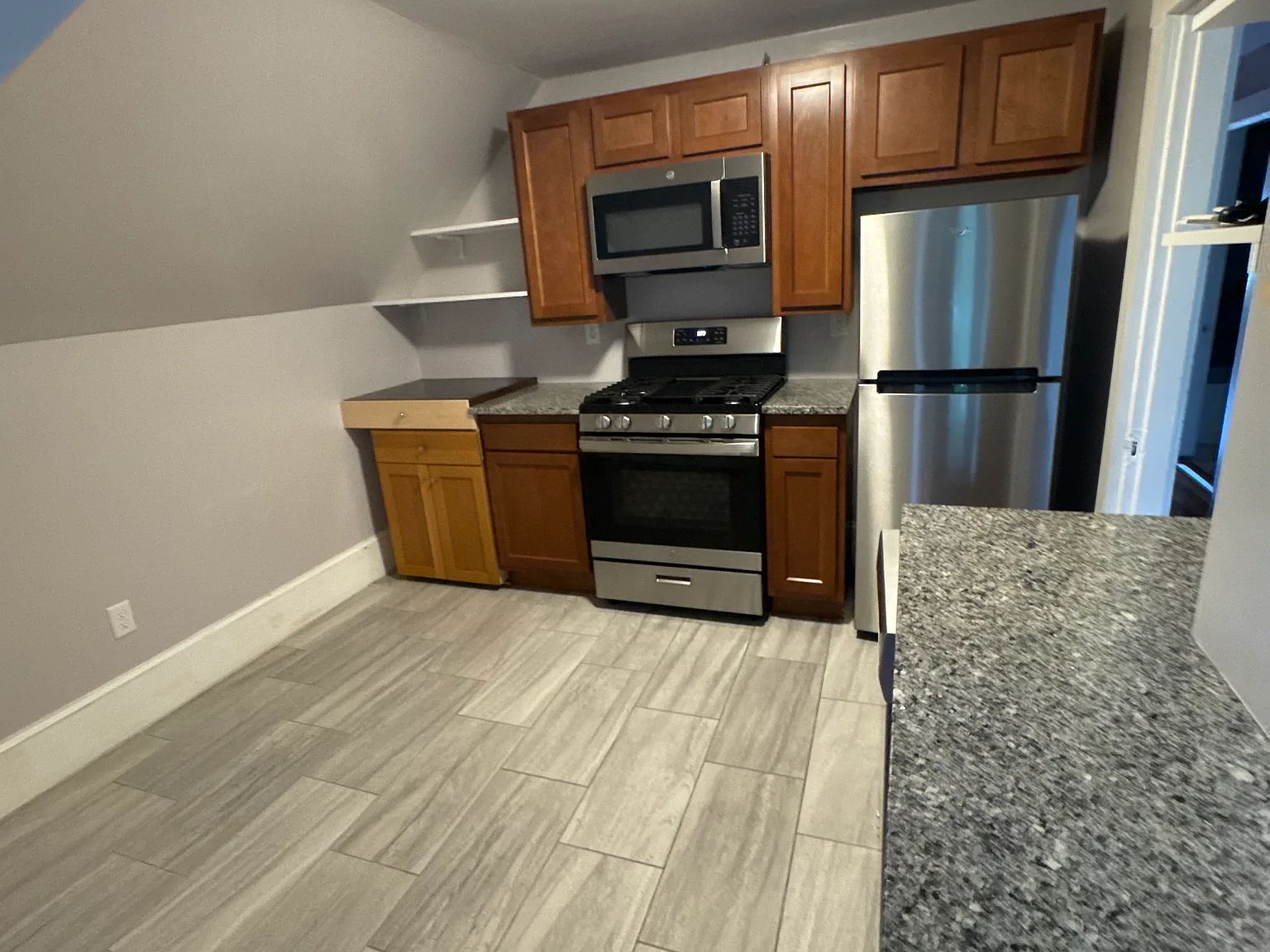 1 bed, 800 sqft, $1,900 — Photo 4